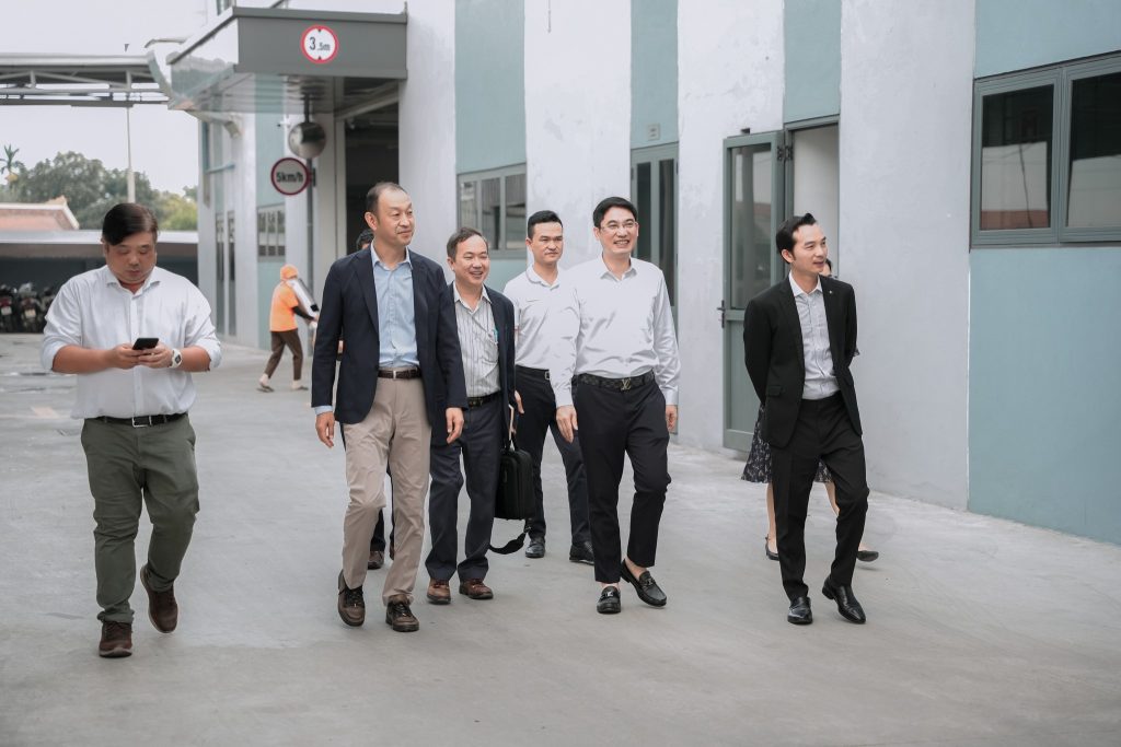 Toyota Ninh Bình vinh dự đón tiếp ông Keita Nakano TGĐ Toyota Việt Nam cùng Ban lãnh đạo công ty tới thăm và làm việc tại Đại lý 3
